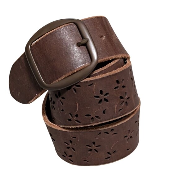 Unbranded Italian leather Brown Leather Floral Cutout Belt USA women\'s size XL